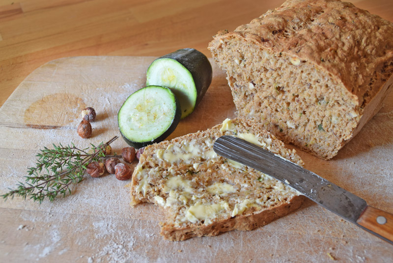 Zucchini-Thymian-Brot Rezept